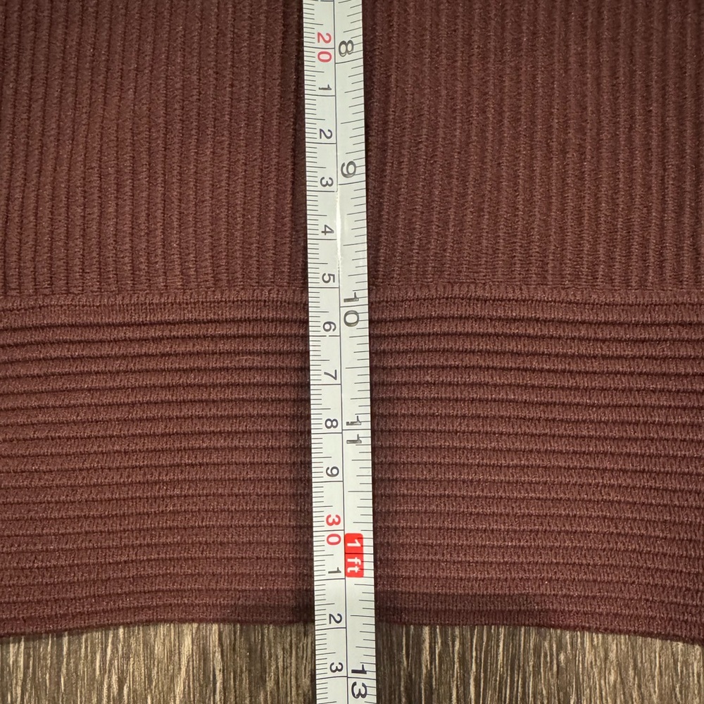 Glassons V-Neck Ribbed Crop Top - Picture 8 of 10
